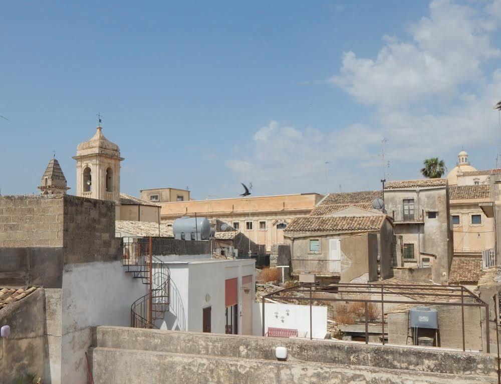 B&B Vinci Noto Buitenkant foto